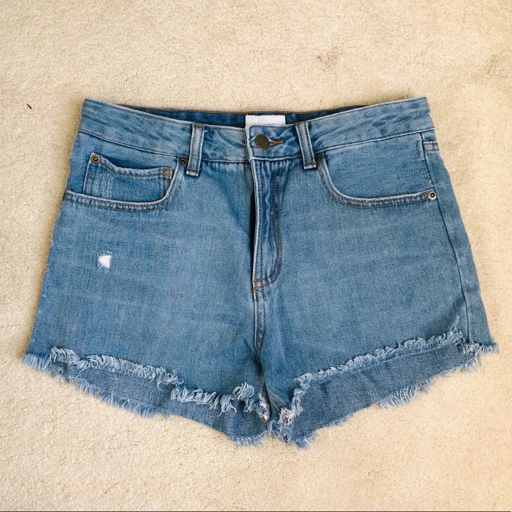 RVCA mid rise light wash cut off shorts fray 26